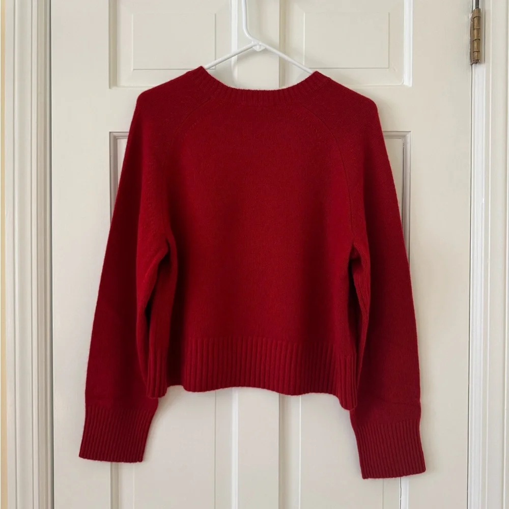 Everlane The Boxy Cashmere Crew in Berry Red Size Medium - Picture 6 of 6